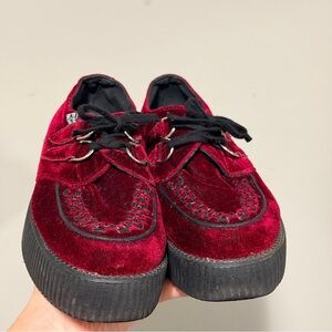 Tuk London Red Velvet Creepers Size 8 Women’s